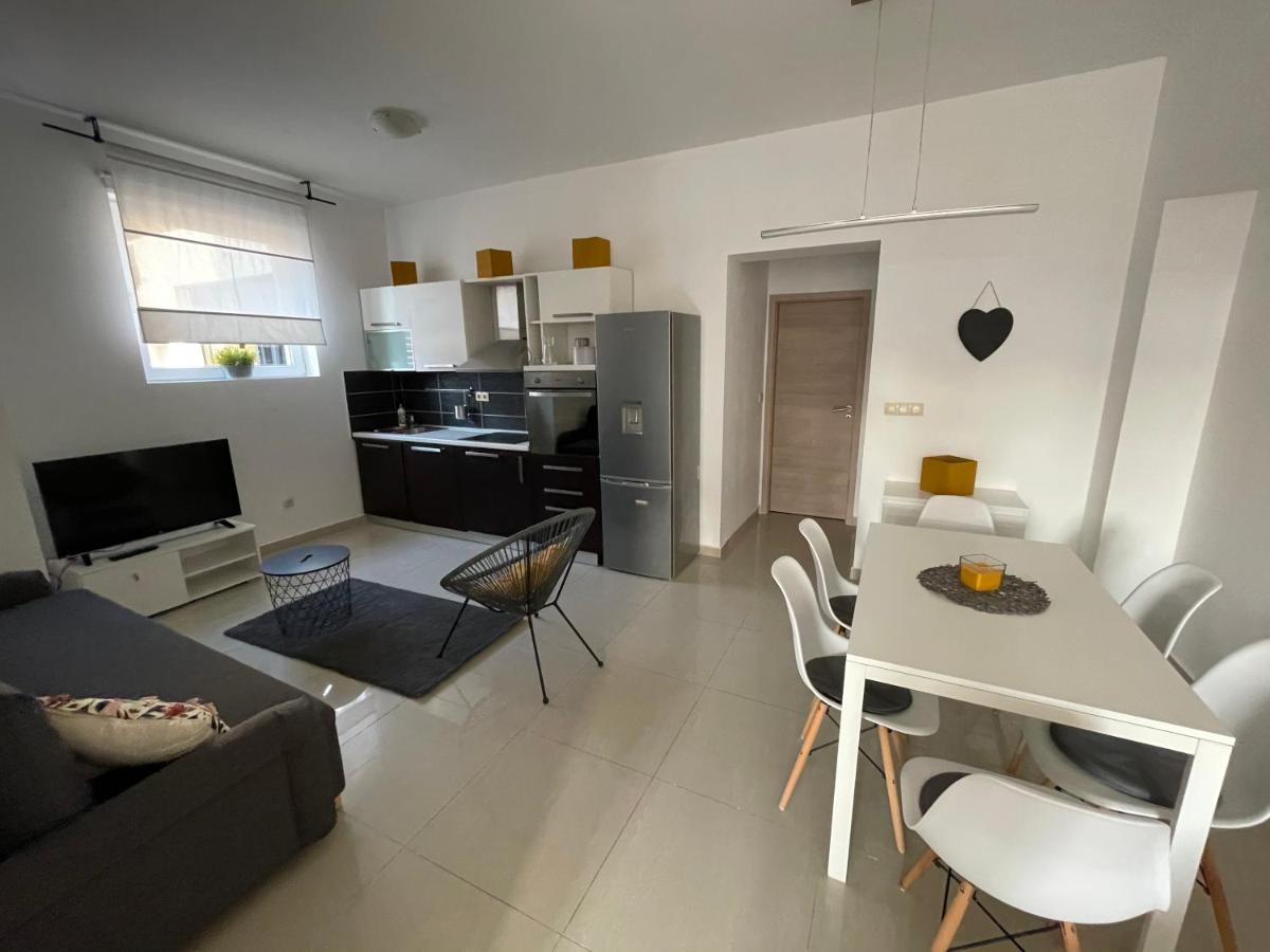 Apartments Luce 特罗吉尔 外观 照片